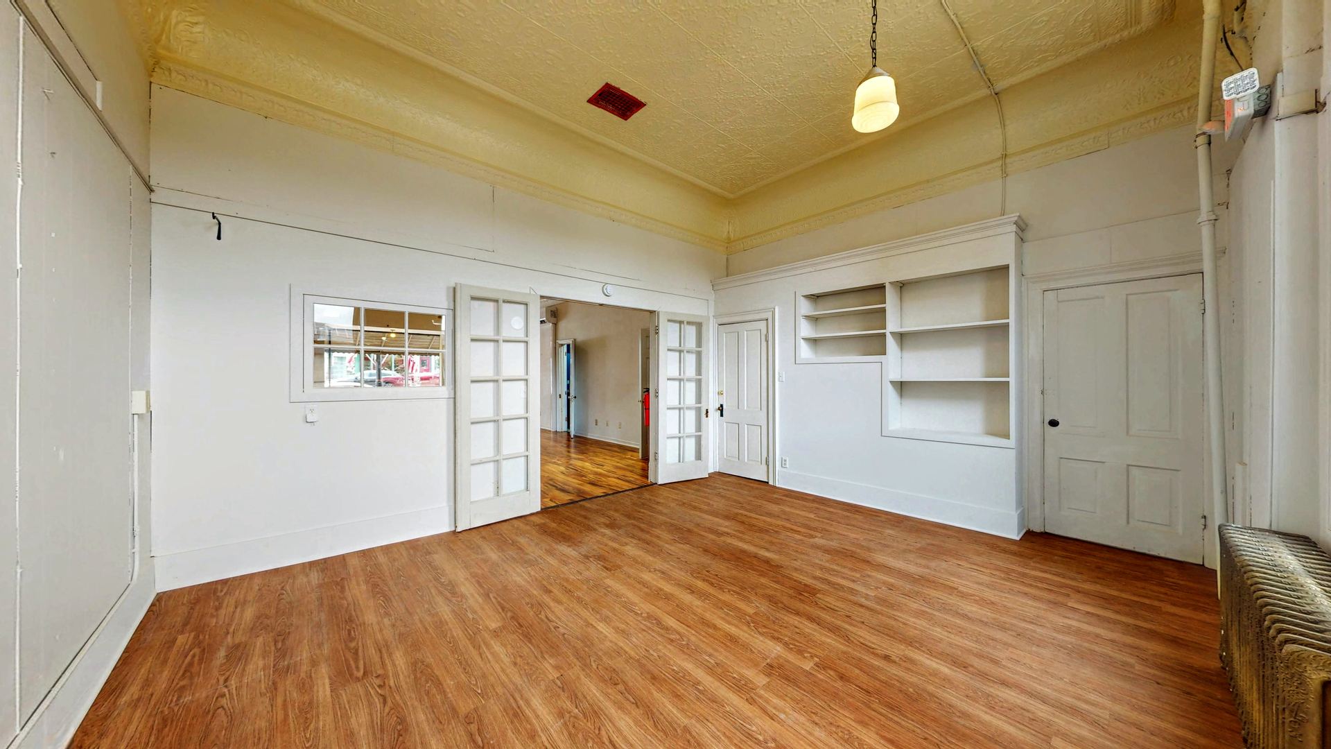 Commercial storefront photo